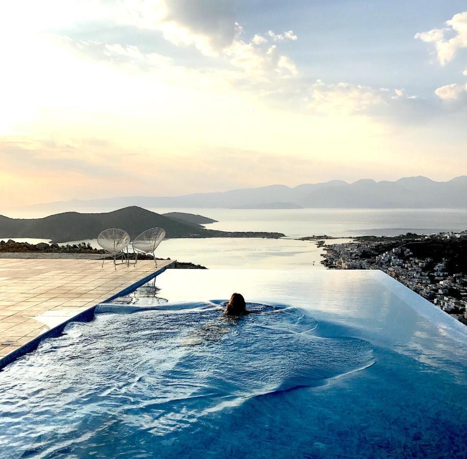 Estee, Luxury With Private Infinity Pool And Jacuzzi 别墅